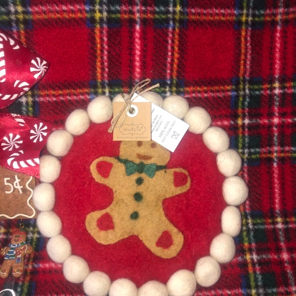 Holiday SALE 2 piece set gingerbread measuring spoons & Mud Pie fabric trivet - Picture 3 of 5